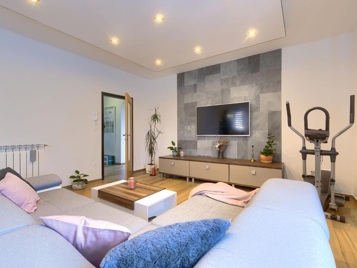 Holiday Home House Eric&Paolo By Interhome بولا المظهر الخارجي الصورة