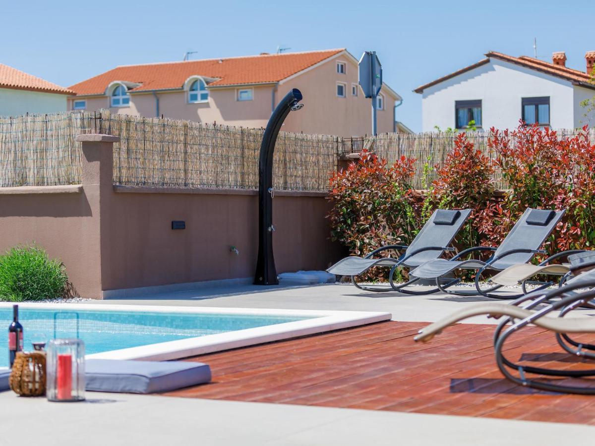 Holiday Home House Eric&Paolo By Interhome بولا المظهر الخارجي الصورة