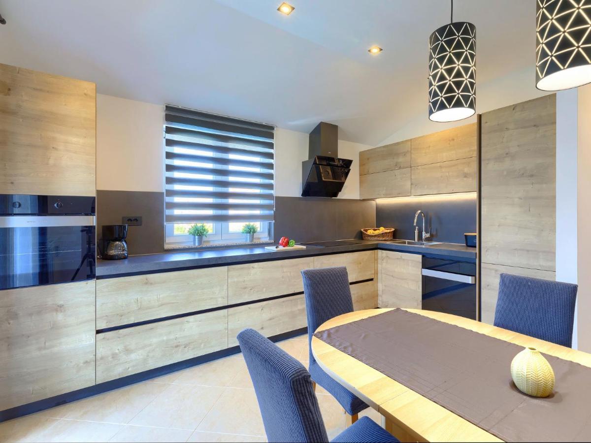 Holiday Home House Eric&Paolo By Interhome بولا المظهر الخارجي الصورة