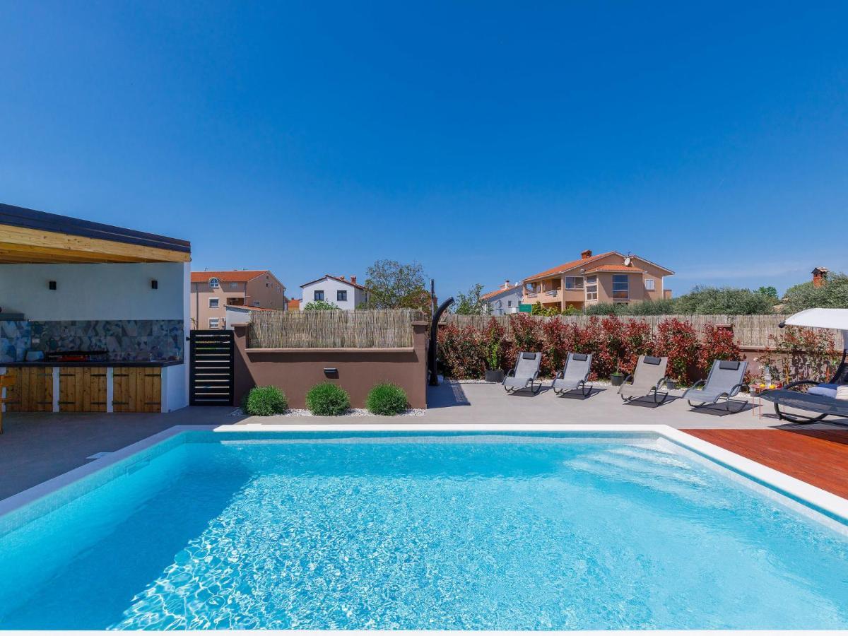 Holiday Home House Eric&Paolo By Interhome بولا المظهر الخارجي الصورة