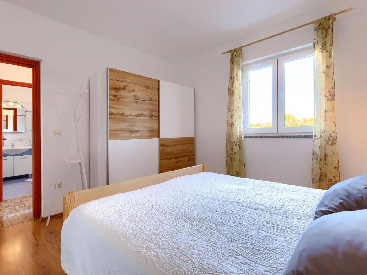 Holiday Home House Eric&Paolo By Interhome بولا المظهر الخارجي الصورة