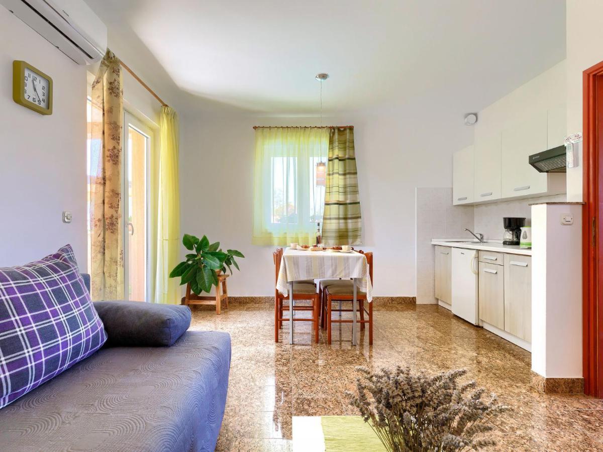 Holiday Home House Eric&Paolo By Interhome بولا المظهر الخارجي الصورة