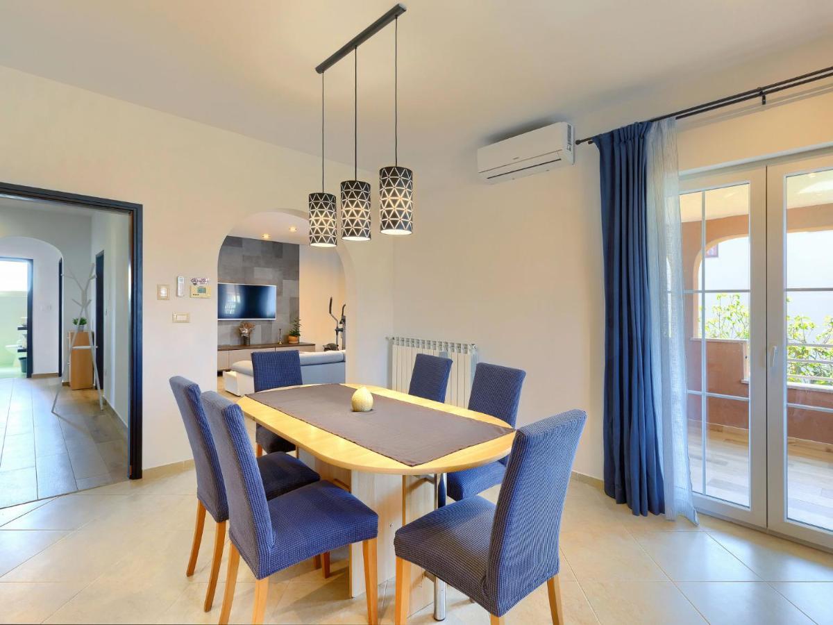 Holiday Home House Eric&Paolo By Interhome بولا المظهر الخارجي الصورة